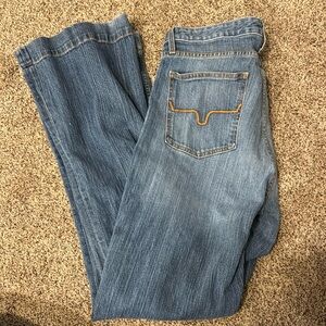 Jennifer Kimes size 14/34
Basically new